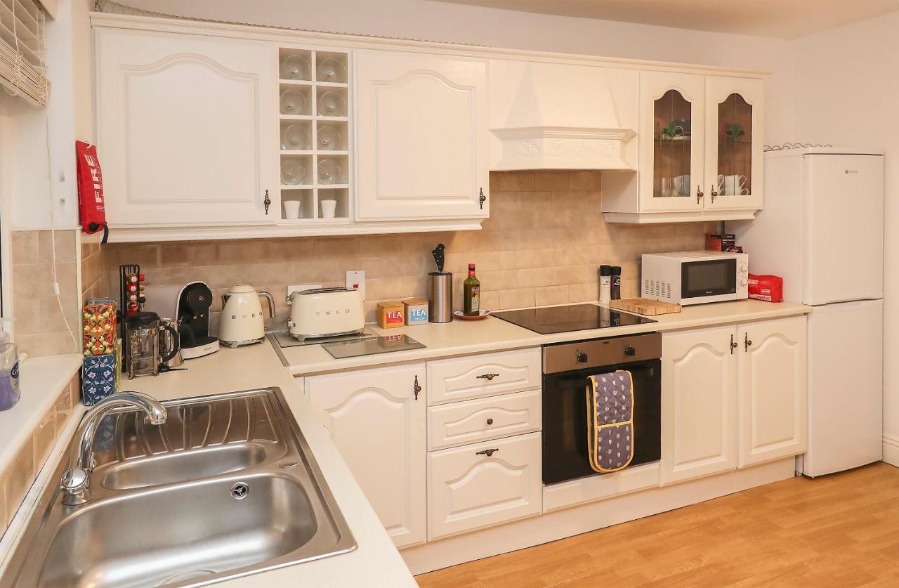 Two Bedroom Townhouse In The Heart Of Dungarvan Dungarvan  Exterior foto