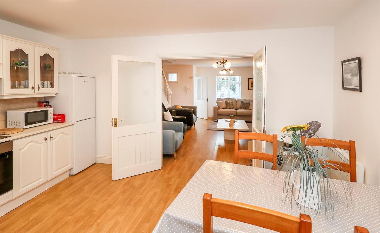Two Bedroom Townhouse In The Heart Of Dungarvan Dungarvan  Exterior foto