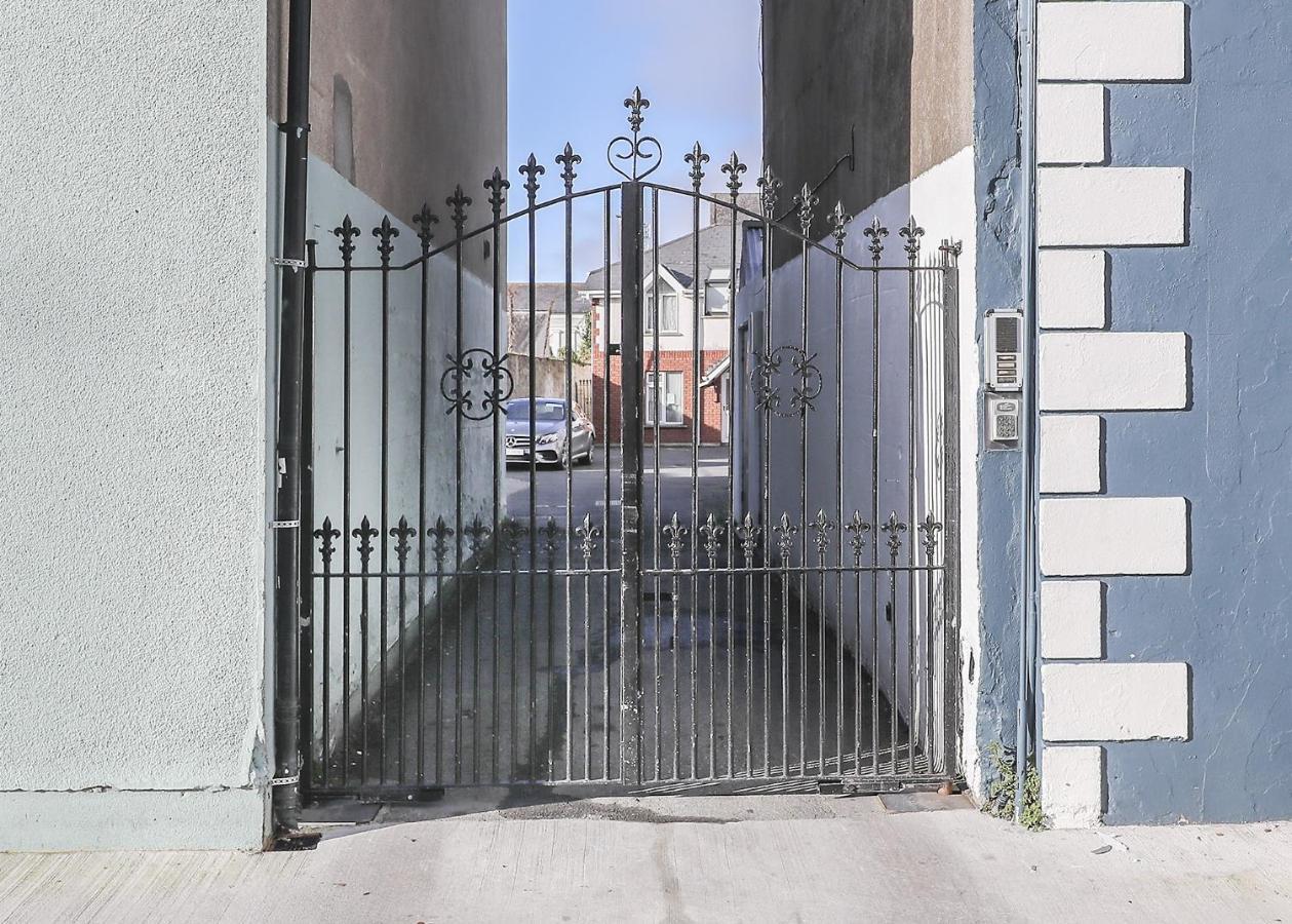 Two Bedroom Townhouse In The Heart Of Dungarvan Dungarvan  Exterior foto