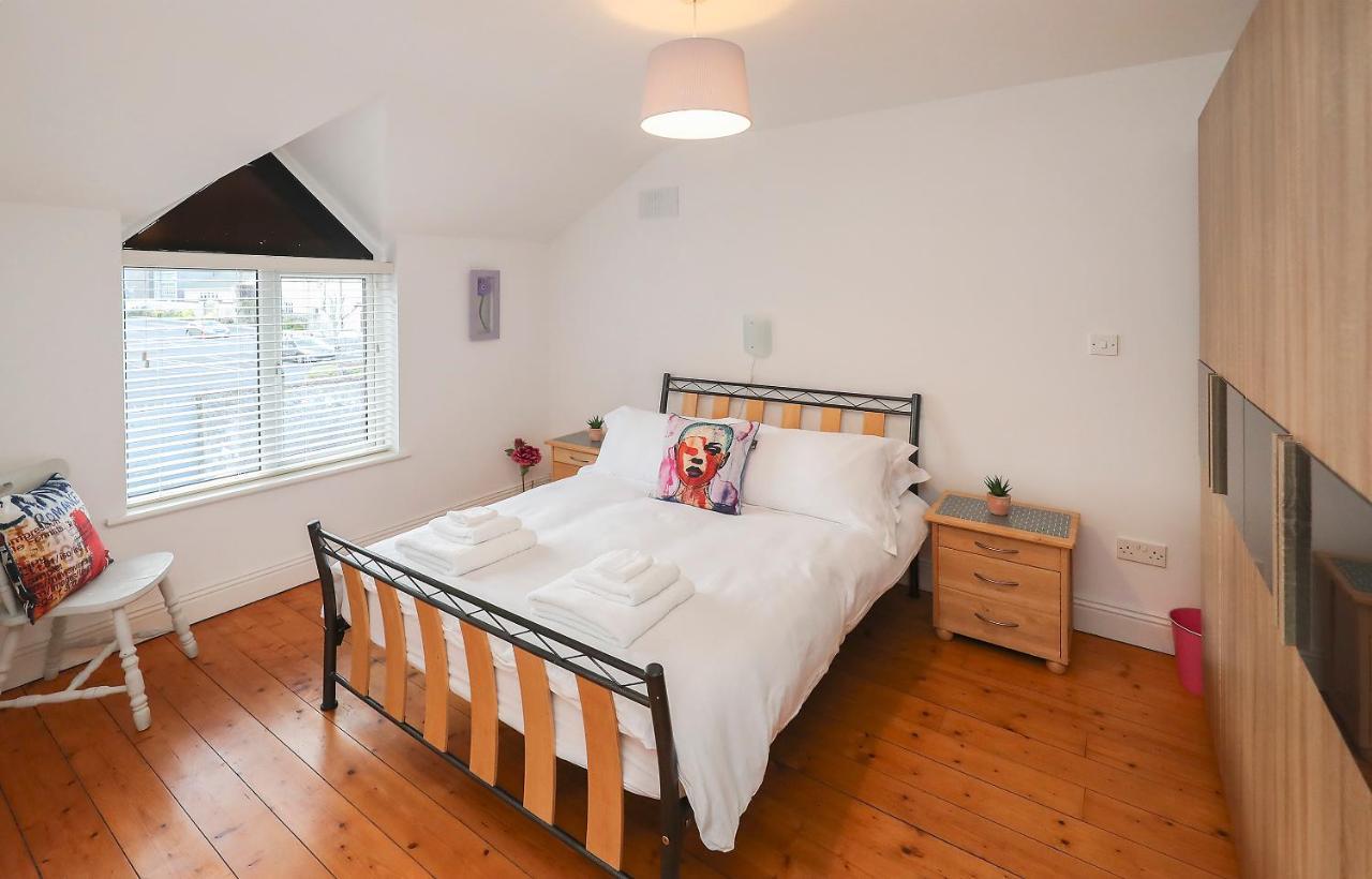 Two Bedroom Townhouse In The Heart Of Dungarvan Dungarvan  Exterior foto